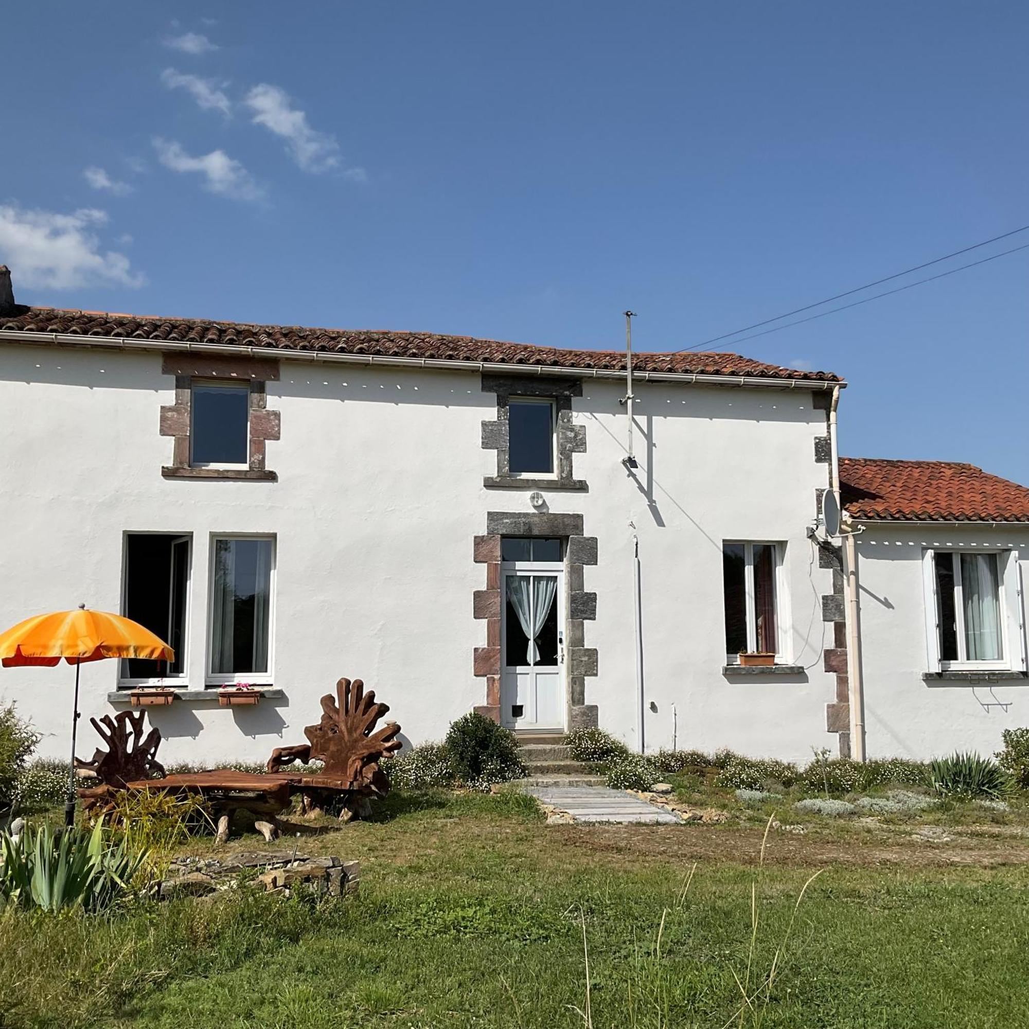 Saint-Pierre-du-Chemin La Brionniere Bed & Breakfast エクステリア 写真